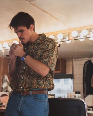 Juan Ignacio Cane Instagram - “Joe Pérez” por @cam.jurado 📷 Temporada Final. Aún no la vieron?
Me las acaban de enviar y se las comparto! También nos divertíamos @pablocruzguerrero @luismiguellaserie @gatograndeproductions 

.
#temporadafinal #luismiguellaserie #netflixseries #actor #actorargentino #joeperez #uruguayo #series #mexico