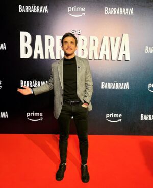 Juan Ignacio Cane Instagram - Hoy se estrena Barrabrava por @primevideolat !
Y espero que la disfruten, como todos nosotros de hacerla!
Admiro profundamente a cada uno de mis compañeros que conocí en este proyecto, compartí, aprendí y disfruté cada segundo!
Gracias @jesusbraceras , @florlimonoff por confiar en mi!! Gracias a mis compañeros TODOS!! 
Gracias a cada parte que hizo posible este proyecto que hoy sale a la Luz!!
Gracias 🇺🇾Uruguay por hospedarnos todos esos meses !
Gracias @cimarron_cine @primevideolat @davidblankla por hacerlo realidad!
Y Gracias a ustedes nuestro público que siempre están!
Salud!
Los quiero!
#barrabrava 
Espero no olvidarme de ninguno! 
Acá están….❤️por siempre!
@matiasmayer @gastonpauls22 @candemolfese @contreraspaloma @monicagonzaga10 @liz_solari @miguelrodriguez60 @gustigarzon @pabloalarcon.ok @neopistea @frijoyw @viole_narvay @msangelo @gabrielnicoli @danielortega_photos @pablo_staffolarini_ifbbpro @cristian.salguero.585 @negro_vallejos @arturo.villanueva1 @ximeetche4 @tinchopy @victorsosatraverzzi @camilucarella @lu_diazlamoglie @kbzaespel @brianpavan @flaviaquartino @lauraeliosoff @atobi @matias_andres_miller_ @carolina.dure @intinieto @_vicoki @marapaulon