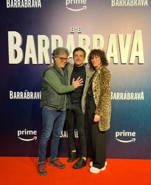Juan Ignacio Cane Instagram - Hoy se estrena Barrabrava por @primevideolat !
Y espero que la disfruten, como todos nosotros de hacerla!
Admiro profundamente a cada uno de mis compañeros que conocí en este proyecto, compartí, aprendí y disfruté cada segundo!
Gracias @jesusbraceras , @florlimonoff por confiar en mi!! Gracias a mis compañeros TODOS!! 
Gracias a cada parte que hizo posible este proyecto que hoy sale a la Luz!!
Gracias 🇺🇾Uruguay por hospedarnos todos esos meses !
Gracias @cimarron_cine @primevideolat @davidblankla por hacerlo realidad!
Y Gracias a ustedes nuestro público que siempre están!
Salud!
Los quiero!
#barrabrava 
Espero no olvidarme de ninguno! 
Acá están….❤️por siempre!
@matiasmayer @gastonpauls22 @candemolfese @contreraspaloma @monicagonzaga10 @liz_solari @miguelrodriguez60 @gustigarzon @pabloalarcon.ok @neopistea @frijoyw @viole_narvay @msangelo @gabrielnicoli @danielortega_photos @pablo_staffolarini_ifbbpro @cristian.salguero.585 @negro_vallejos @arturo.villanueva1 @ximeetche4 @tinchopy @victorsosatraverzzi @camilucarella @lu_diazlamoglie @kbzaespel @brianpavan @flaviaquartino @lauraeliosoff @atobi @matias_andres_miller_ @carolina.dure @intinieto @_vicoki @marapaulon