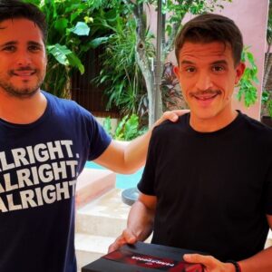 Juan Ignacio Cane Instagram - Porque los gustos hay que dárselos en vida! Este viaje me permitió no solo darme uno grande, sino contarles de la pasión que llevamos dentro! Gracias @diego @pablocruzguerrero por sumarse y aguantar mis locuras! Los quiero un chingo! 
Gracias también @bruno_marioni @martingiusepponi @rodrigo.marchesani por ayudarme a hacerlo realidad! #newellscarajo #rivalesnoenemigos #rosario #luismiguellaserie #vamosrosario