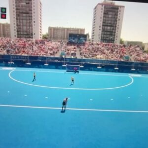Juan Pablo Sorín Instagram - Argentina es semifinalista en hockey !!! Video los goles en los penales. Antes el empate agónico golazo de #Jankunas  en corner corto después de jugada @agusalbertario @agusgorze y desvío de Julieta y luego esta definición bárbara en el penal  australiano / También brillante @zoediiazz con su juventud y talento ! Excelente la China @criscosentino_ atajándose  y tapando todo ！ vamos Argentina 🇦🇷❤️✊🏾 Vamos LasLeonas son gigantes ! Desde la cancha o desde cualquier lado alentándolas siempre !

Junto a #DiegoEterno q siempre estuvo con las leonas, con las selecciones argentinas planteles y deportistas argentos