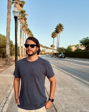 Juanfe Sanz Instagram - Primeros días de vacaciones 🏝️ 😎 🦐 

#holiday #holidays #vacaciones #beachlife #beach #workout #cadiz #cadizfornia #sunset #sun #family