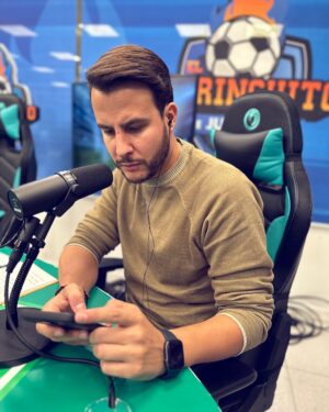 Juanfe Sanz Instagram - Día serio, MUY serio. ¡Mojaos!
Supercopa de España: Madrid VS Barça
¿Cuál es vuestro resultado? 
Para mí 1-2 para los de Xavi
@elchiringuitotv 

#elchiringuitodemega #chiringuitoinside #clásico #realmadrid #barça #realmadridvsbarcelona #supercopa #supercopaespaña #work #fútbol