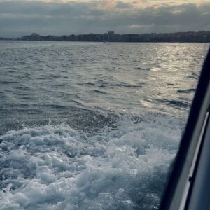 Juanfe Sanz Instagram - 📍 🗺️ Primer destino: Santander 🌊 😎😍

#chiringuito #summertime #summer #verano #holidays #holiday #chiringuitodejugones #tv #tvshow #sea #sealife #playa #workout