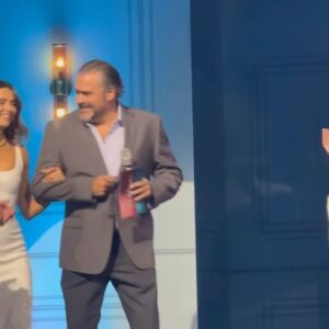 Juanita Arias Instagram - Ayer en la Presentación de @miamorsintiempo llena de emoción y sobre todo mucha GRATITUD!  Viviendo una realidad que hace muchos años fue un sueño !
GRACIAS @cmlaguillo por confiar en mi ! Y Al resto de mis compañeros y crew! 
No se pierdan el prox 15 de Julio 6:30 pm por @canalestrellas y pueden verlo también por @vix ! 
Ya van a poder conocer a #BARBARA 🤍
