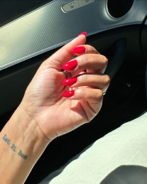 Juddy da Conceição Instagram - Who needs the sun when you shine loudly?