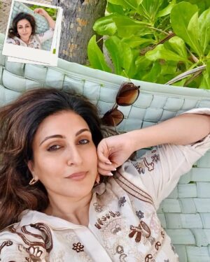 Juhi Babbar Instagram - If I were you, I would've framed this pic 💁🏻‍♀️

( Selfie skills| Maldives | Self Love | Holiday | Travel Diaries | Vacation | Juhi Babbar Soni )

#SelfieslSkills #Maldives #SelfLove #IfyouknowYouknow #PicturePerfect #Holiday #FamilyTime #TravelDiaries #VacationTime #Metooo  #JuhiBabbarSoni