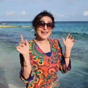 Juhi Babbar Instagram - Sooo Maldives gave me the opportunity to spend some quality time with my fellow Cr🦀bs😅
Happy BirthdayS to Allll C🦀ncerians out there !
So how many 🦀 in my Instagram family??? 

(Cancerian | Crab | July | Birthday Coming Soon | 20th July)
#Crabs #cancerian #julybirthdays #Maldives
#JuhibabbarSoni