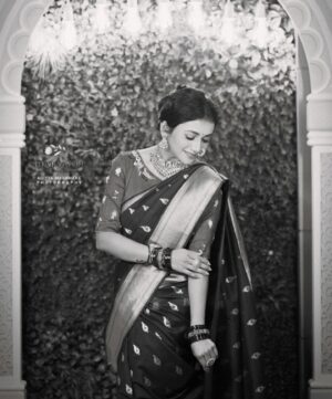 Jui Gadkari Instagram - Draped royally in this hand painted custom Paithani by @sharvaneebysheetalsahane 

MUAH and loc- @asmita_makeup_hairartist 
Captured by- @aditya_waghmare_photography 

#juigadkari #blackandwhite #nauvari #maharashtrian #royal #paithani #retro #marathimulgi #actress #sayali #tharlatarmag #tanpura #veena #indian #traditional #culture