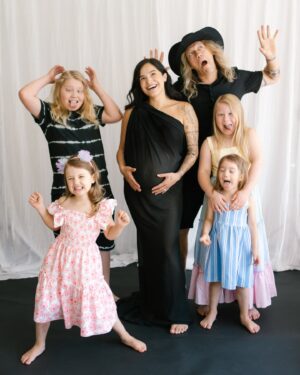 Jukka Hildén Instagram - I ADORE YOU WIFE ❤️ It's incredible to see your maternity glow and the awesome supercool aura you radiate around you! Thank you for being my wife, the best damn mommy and a superhero to our family! We are ready for you to POP 😁🫶 But is the baby ready for this family 🤣 (Check the last picture). @chachigonzales 

Really nice photos by @roosakangasalustaphoto 🔥