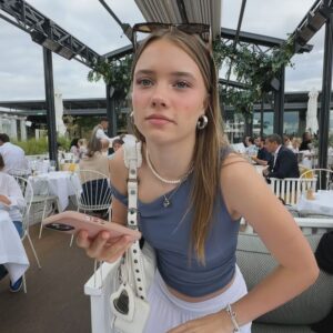 Julia Beautx Instagram - Nur die, die bei der Podcast Tour in Leipzig waren, wissen welche Sünde ich auf dem vorletzten Bild begangen habe 💀