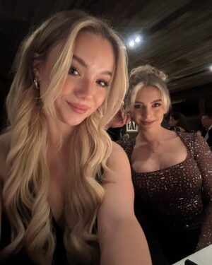 Julia Beautx Instagram - Happy (belated) 2024 🎆 und hier ist ein kleiner dumpi 

1. der Schnee ist Fake aber es hat echt geschneit 
2. mein stalker fan ist mir nach ischgl gefolgt (bitte Hilfe) 
3. käsespätzle schmecken mir gut 
4. wurde zu Analyse Zwecken geschossen, Fazit meine Augen sind gesund 
5. hier bin ich der Stalker Fan, ich bekenne mich
6. Schnee Spaziergang ✨💫
7. Schnee Spaziergang Ausblick 💫✨
8. OOTN 🤭🤪
9. Prost am Abend 
10. Prost am nächsten Morgen 

Danke für eure Aufmerksamkeit & auf ein gesundes, schönes 2024 mit ganz vielen tollen neuen Erfahrungen und Erlebnissen ❤️ hab euch lieb