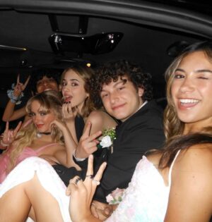 Julia Butters Instagram - go listen to McKenna’s new song LOSER!! 
and catch me in the music video with some really cool friends <333
Link in bio