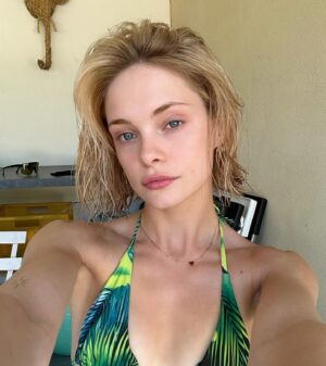 Julia Crane Instagram - 🐛