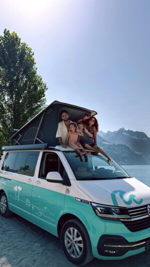 Julia Flabat Instagram - C’est parti pour 2 semaines de Road trip en :

SUISSE 🇨🇭
-
Qui avait deviné la destination ?