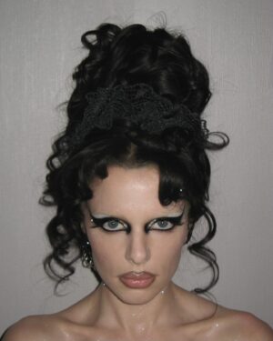 Julia Fox Instagram - I wanna be a midwest princess!!!!! Hair @johnnovotny make up @jezzhill