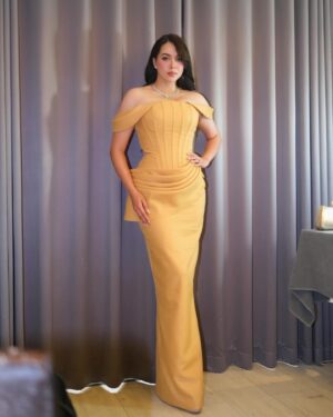 Julia Montes Instagram - Thank you @avignonclinic and @ultheraphyph for this beautiful launch! What an honor to be the new face of Ultherapy. 

Make up by @rovielcastor
Hair by @hairstyledbymjrone
Styling by: @myrrhlaoto 
Assited by: @edjgalang @carlieheartsyou
Nails by: @newlounge.ph 
#thistimeitsavignon
