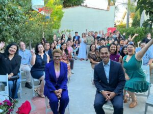 Julián Castro Instagram - Our Los Angeles Latino Giving Circle and @Latinocommfdn staff met with @mayorofla yesterday to discuss Los Angeles’ high-priority issues and explore various ways we can give back to LA. Over the years, our Los Angeles Latino Giving Circle has found ways to give beyond the dollar by advocating for policies that foster a stronger community. Our meeting was the perfect opportunity to dive deeper into the needs of our communities. 🏡
 
Mayor Karen Bass, thank you for taking the time to meet with us as we prepare for our Latino Giving Circle Network Grant Nights. Your insights will help us continue to use our collective power to create meaningful change!
 
Since the inception of our Los Angeles Latino Giving Circle, our members have invested over $400,000 to Latino-led nonprofit organizations across Los Angeles! We look forward to continuing to support organizations at the forefront of community-driven solutions.
 
Interested in joining a group of civically engaged philanthropists? Visit the link in our bio to learn about our Latino Giving Circle Network and find out how you can join the largest group of Latino philanthropists in the nation!✊🏽