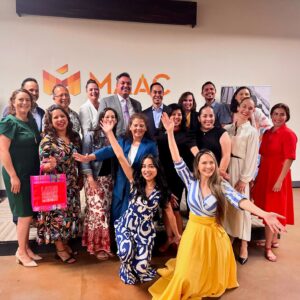 Julián Castro Instagram - Gracias por todo, San Diego! 🌴 

The @LatinoCommFdn was thrilled to launch our San Diego Latino Giving Circle while in community with caring leaders and community organizations at the forefront of creating a lasting impact in San Diego and beyond!

Seeing so many philanthropists gathered in one place, sharing ideas, our hopes for the future, and building bonds was inspiring. Your passion and dedication to making a difference are what makes our Latino Giving Circle Network so special. 

Familia, let’s keep the momentum going! 

A special thank you to @chicanofederation, @thecultura_, and maac1965 for cohosting this incredible event with us!

If you’re looking to join a network of community members who are looking to give back to our communities please consider joining our Latino Giving Circle Network. 

Visit the link in our bio to learn more!