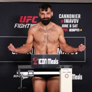 Julian Marquez Instagram - Hard parts over, now it’s time for some fun! 🤩 

One of the easiest weight cuts I’ve ever had thanks to @customprovisions_az for doing all the meal prep following the advice of @tylermintonnutrition
And thank you to the crew at @themmalab for pushing me this camp. 

P.s
I actually was asleep before I weighed in as you can tell I’m still waking up 😂