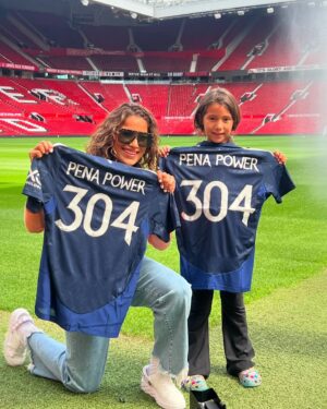 Julianna Peña Instagram - ⚽️🥅⚽️🥅⚽️🥅Got the opportunity to tour the iconic and historic @manchesterunited! One thing I loved is the fans actually watch the game because there are no jumbo screens at all! They said if you want to watch screens, stay home!! I loved that! A tour I will never forget! Thank you for the warm hospitality for my girl and I @manchesterunited ! #ggmu #manchester #manchesterunited #football #becks #ronaldo #peñapower ⚽️ 🥅⚽️🥅⚽️🥅