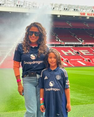 Julianna Peña Instagram - ⚽️🥅⚽️🥅⚽️🥅Got the opportunity to tour the iconic and historic @manchesterunited! One thing I loved is the fans actually watch the game because there are no jumbo screens at all! They said if you want to watch screens, stay home!! I loved that! A tour I will never forget! Thank you for the warm hospitality for my girl and I @manchesterunited ! #ggmu #manchester #manchesterunited #football #becks #ronaldo #peñapower ⚽️ 🥅⚽️🥅⚽️🥅