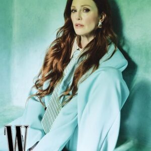 Julianne Moore Instagram - More from @wkorea cause I loved  it so much 
Photographer @pakbae
Hair @halleybrisker
Make-up @kaymontano
Nails @lucytucketnails

@wkorea @kering_official #BottegaVeneta @matthieu_blazy #womeninmotion
