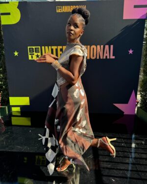 Julie Adenuga Instagram - Bloodclart. Where do I start? Hosted the blue carpet at the BET Awards for @bet_uk & @bet_intl 

I burst into tears when Marsha Ambrosius sang Superstar
My jaw was on the floor for the entirety of Victoria & Teyana’s performance
And Tyla is the winner of life

Had the best time ever!
Thanks for having me @betawards ❤️

Ps. It was 32 degrees & my face was still on when i got home. Thank you @meekkyle