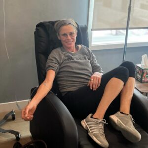 Julie Bowen Instagram - Some days you just need a boost. Thank you @performancecare for putting some pep in my step (and hydration in my body…)