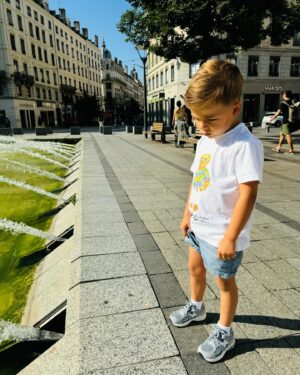 Julie Ricci Instagram - Une journée avec nous 😉  j’en profite avant qu’ils aillent chez leur papa pour les vacances .
bon week-end à tous 💋