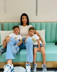 Julie Ricci Most Liked Photos and Posts