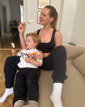 Julie Zangenberg Instagram - Søndag er min yndlingsdag🍦