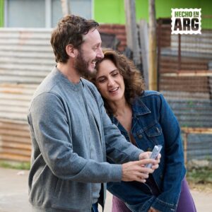 Julieta Díaz Instagram - Tres vidas. Un solo corazón. Después de que Juan Manuel recibe un trasplante de Pedro, su mundo cambia por completo. Y el de Vale, la viuda de su donante, también. Palpitá la película Corazón delator ❤️‍🩹 Protagonizada por Benjamín Vicuña y Julieta Díaz, con la dirección de Marcos Carnevale. Llega en 2025 a Netflix.