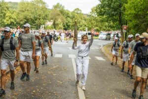 Juliette Tresanini Instagram - 🔥 Fondatrice et Présidente du reseau français d’associations Women Safe & Children , Frédérique Martz porte au quotidien la flamme de l’espoir pour les femmes, les enfants  et les adolescents victimes de violence. 

🥇🔥☀️ Cette année, elle porte aussi celle des Jeux olympiques et paralympiques avec un message fort de solidarité, de joie et de paix. 
Nous souhaitons partager cette flamme avec vous ! 
Merci 🙏🏼 
#womensafeandchildren 

@iledefrance Photo SIPA PRESSE #paris2024