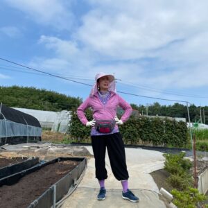 Jung Kyoung-mi Instagram - 듭다 드워~

날씨가 겁나게 뜨거워요잉

싸모님들!
시골이 계신 부모님들께 꼬옥 즌화 한 통 넣어요~~

그렇게 밭에 가지말래도 가니께!!!!!!!!!!!!!!!!!

다들 근강 잘 챙겨요!!!!!!!!

나는 야외촬영 가요……………………….
나부터 살자………..