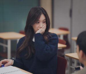 Jung Ryeo-won Instagram - .
졸업
끝까지 사랑해주시고 응원해주셔서 감사합니다.
작년 겨울은 제게 참 따뜻했지요.
보신분들께도 그 마음이 고스란히 전달되었기를 바래봅니다.
🎓