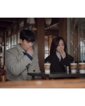 Jung Ryeo-won Instagram - .
그럼에도 불구하고-
호혜.
.
#졸업
tvn 9:20 오늘밤🙆‍♀️