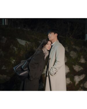 Jung Ryeo-won Instagram - .
그럼에도 불구하고-
호혜.
.
#졸업
tvn 9:20 오늘밤🙆‍♀️