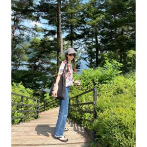 Jung Ryeo-won Instagram - ☀️🌞🕶️