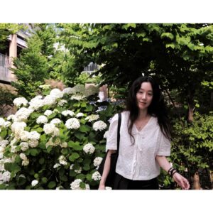 Jung Ryeo-won Instagram - .
수국 in 성수❤️
.
#루에브르
#광고