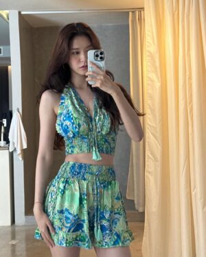 Jung Yoo-jin Instagram - 🐳🐤🩵