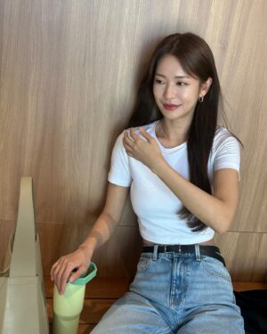 Jung Yoo-jin Instagram - 💋💕