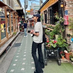 Jung Yun-ho Instagram - Ikseon➖️dong방신기😋