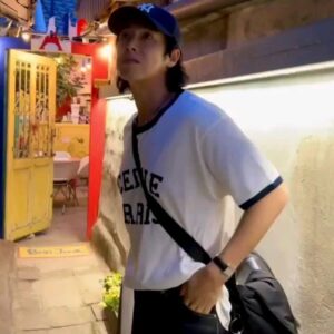 Jung Yun-ho Instagram - Ikseon➖️dong방신기😋