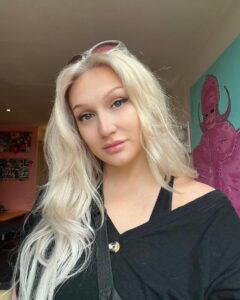 Actress Juno Birch HD Instagram Photos and Wallpapers August 2024