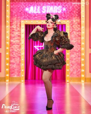 Juriji Der Klee Instagram - MOTHER. 😍

👑 @jurijiderklee sabe cómo dejarnos con la boca abierta.

👠🏁No te pierdas el estreno de #DragRaceAllStars el 4 de febrero solo en @atresplayer.