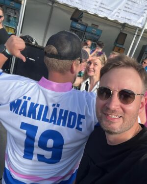 Juuso Mäkilähde Instagram - SuomiPopit. Oulu ja Jyväskylä. Melkosta sekoilua. Mutta hauskaa oli. Kiitos varsinkin meidän livelähetysten ystäville. Vikaan videoon tiivistyy kaikki. Tiina-Reetta❤️