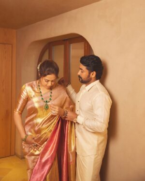Jyothika Instagram - Ondra Renda Asaigal ….Ellam Sollave Or Nal
Podhuma❤️

Stylist: @poornima.designs 
Makeup: @shiprasinghacharya 
Hair: @hairbyarshiya 
Photography: @nupuragarwal__