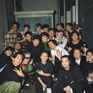 KEN THE 390 Instagram - 2023年ありがとうございました！

みんなはどんな一年でしたか？？

僕は新しいことにたくさん挑戦できた、とても充実した一年でした。

本当に人に恵まれて、感謝です。

2024年はかけてもらった期待にしっかり応えながら、さらに自分自身に磨きをかけていきたいと思います！

まずは、3月2日東京ワンマン！！
みんな来てくださいね🙏