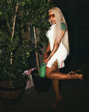KaMillion Instagram - Another year 🎂🥳! ♋️🌴